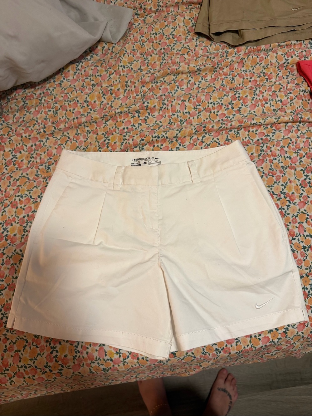 Nike Women’s Cream Athletic Golf Shorts